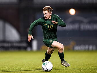 Wolves reward Ireland U21 midf...